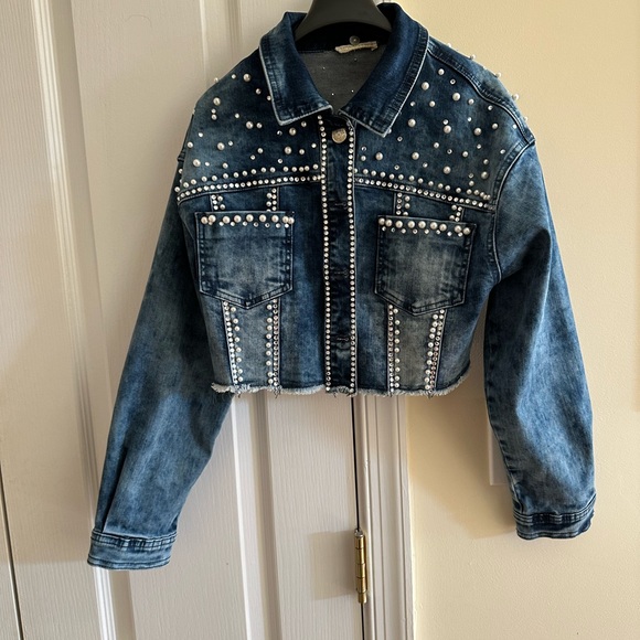 Designer girls cropped denim jacket with removable faux - Picture 9 of 10